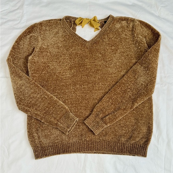 Buffalo David Bitton Women’s Yellow Knit Sweater Size L Long Sleeve Cut Out Back - Picture 4 of 10